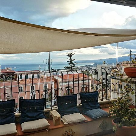 Aly Art Apartment Taormina Duomo, Gulf & Etna View Bagian luar foto