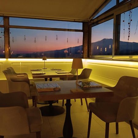 Aly Art Apartment Taormina Duomo, Gulf & Etna View Bagian luar foto
