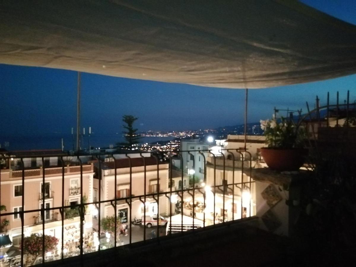 Aly Art Apartment Taormina Duomo, Gulf & Etna View Bagian luar foto