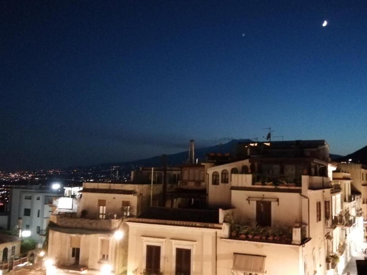 Aly Art Apartment Taormina Duomo, Gulf & Etna View Bagian luar foto
