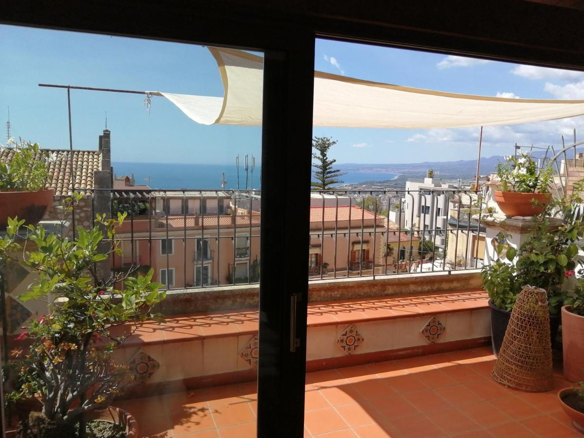 Aly Art Apartment Taormina Duomo, Gulf & Etna View Bagian luar foto