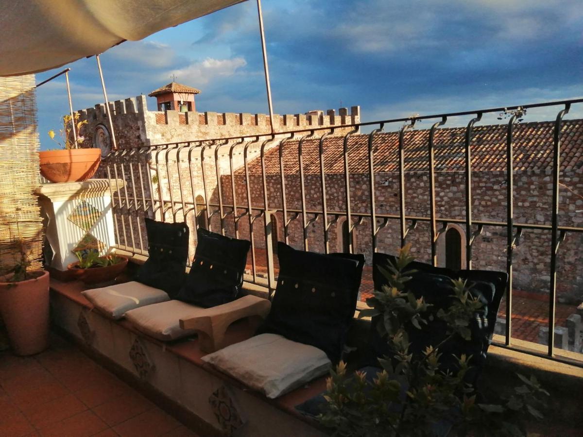 Aly Art Apartment Taormina Duomo, Gulf & Etna View Bagian luar foto
