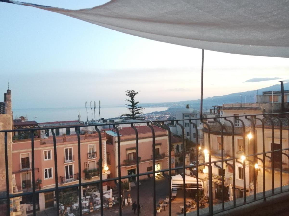 Aly Art Apartment Taormina Duomo, Gulf & Etna View Bagian luar foto