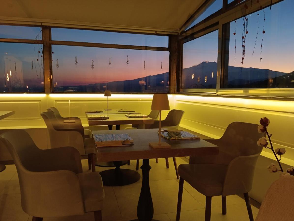 Aly Art Apartment Taormina Duomo, Gulf & Etna View Bagian luar foto